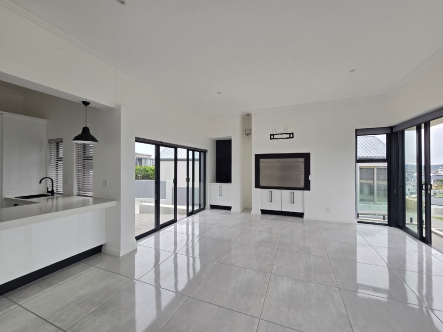 4 Bedroom Property for Sale in Kingswood Golf Estate Western Cape